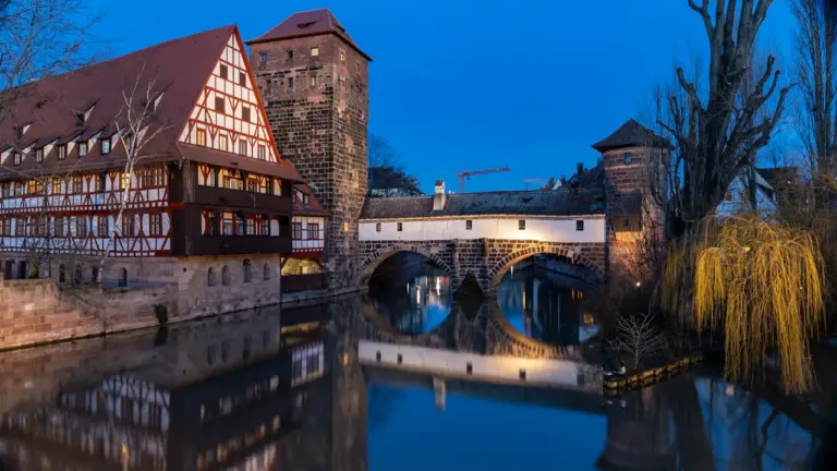 Blaue Nacht in Nürnberg: Kunst und Licht am 24. April